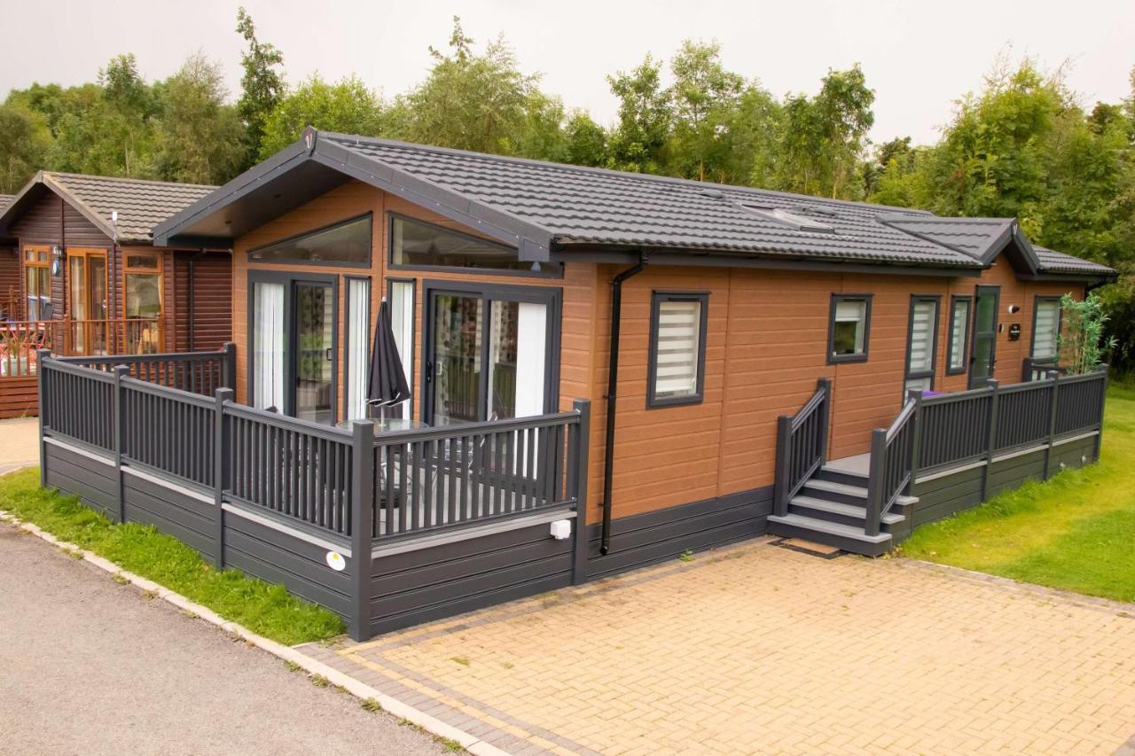 Penny Lodge With Hot Tub Malton Eksteriør bilde